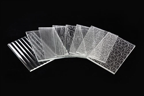 पैटर्न वाला टेम्पर्ड ग्लास